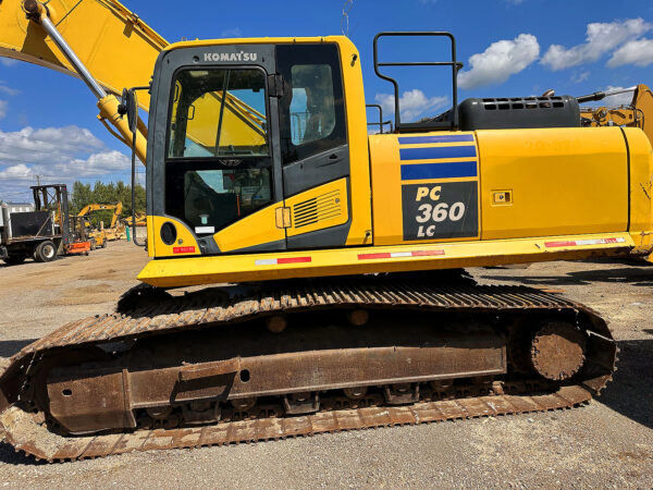 Komatsu PC 360 LC excavator for sale left side cab pads