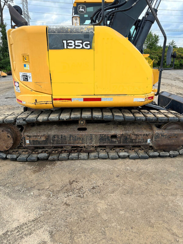 Komatsu WA270 Wheel Loader for sale, rubber pads