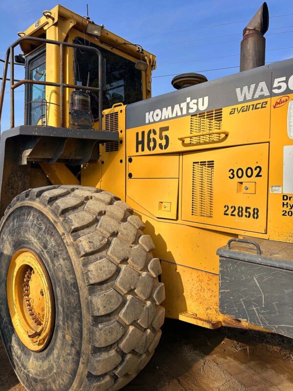 Komatsu WA500 Wheel Loader for sale, rear tires