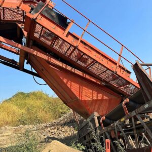 Terex Finlay 390 topsoil screener for sale, conveyor