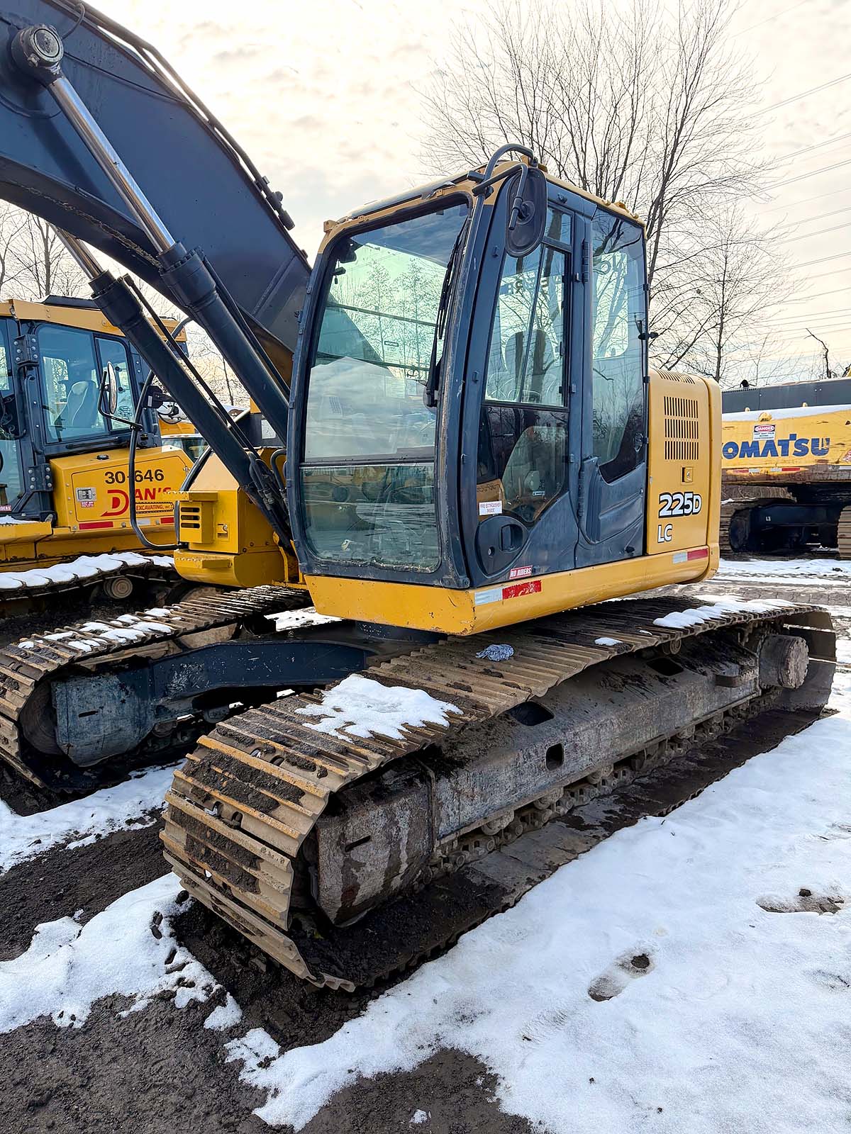 John Deere 225D LC excavator for sale , cab