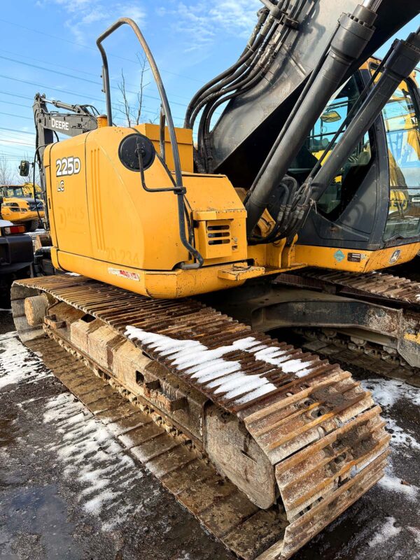 John Deere 225DX excavator for sale, hydraulics