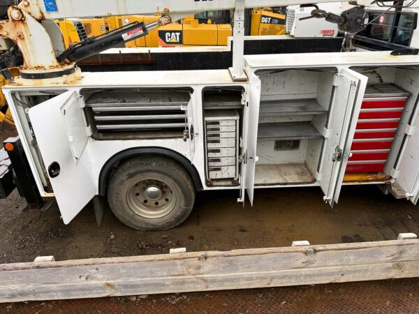 Peterbilt Mechanics Crane Truck storage compartments