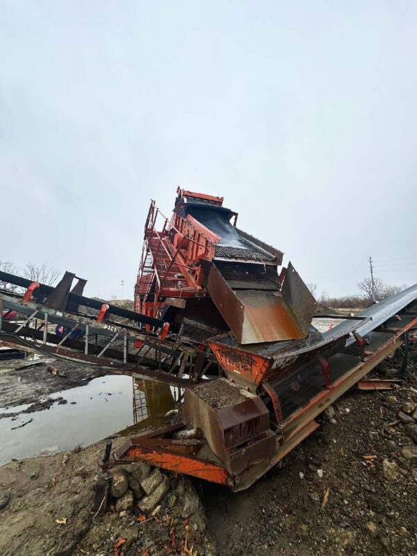 Terex Finlay 390 topsoil screener for sale, junk discharge conveyor