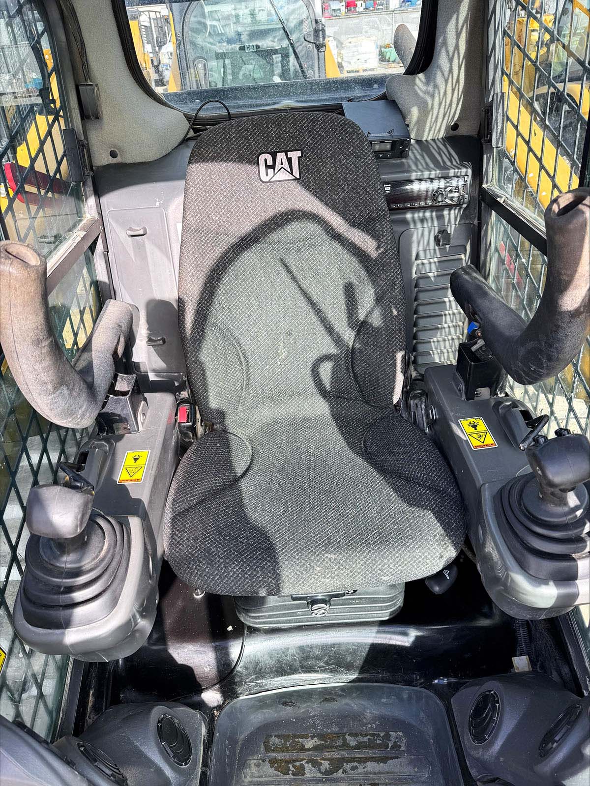 CAT 259D Skid Steer for sale, enclosed cab 2015