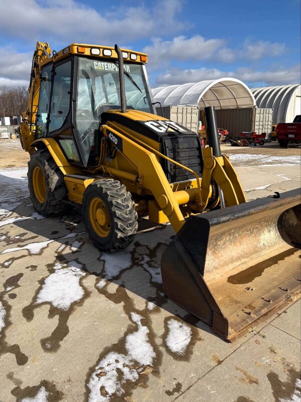 CAT 420D Backhoe For Sale, enclosed cab, bucket 2003