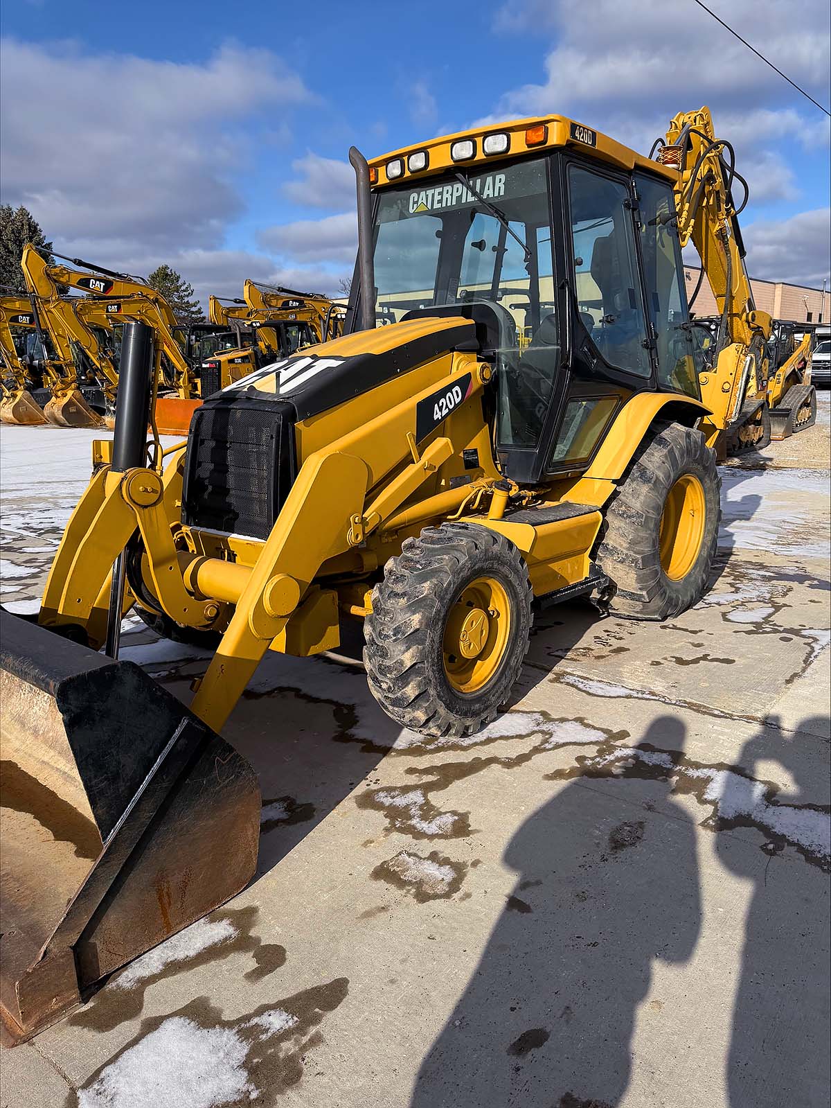 CAT 420D Backhoe For Sale, front drivers side