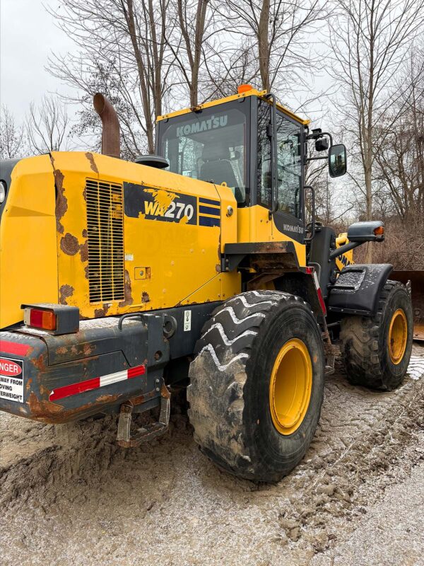 Komatsu W270 7 Wheel Loader For Sale, engine and exhaust