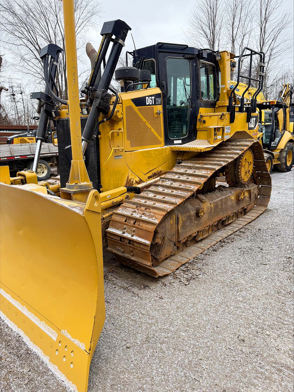 CAT D6T XW Dozer For Sale, blade, lift cylinders, tracks and cab